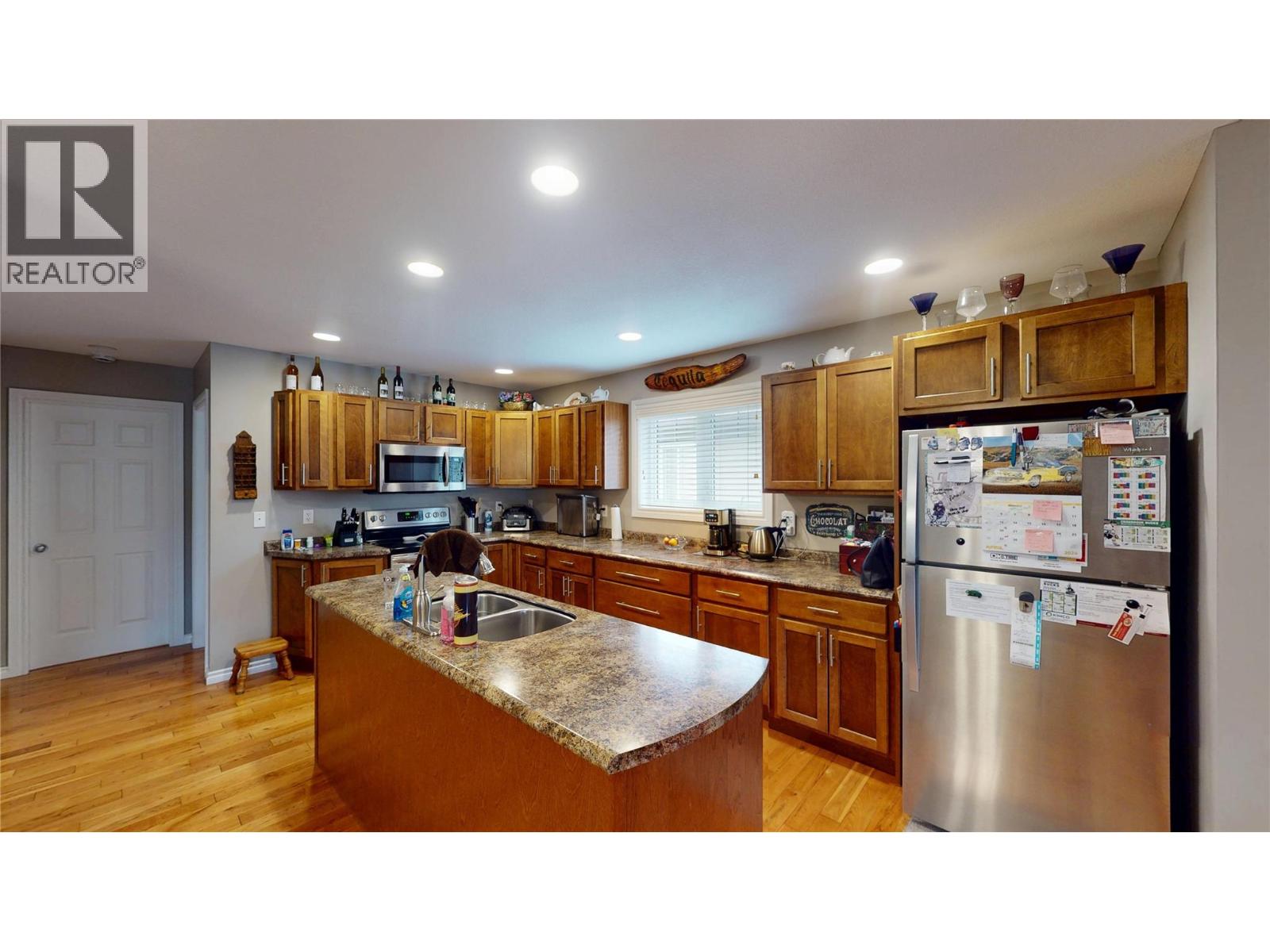 #A 1861 Kelowna Crescent N - 3