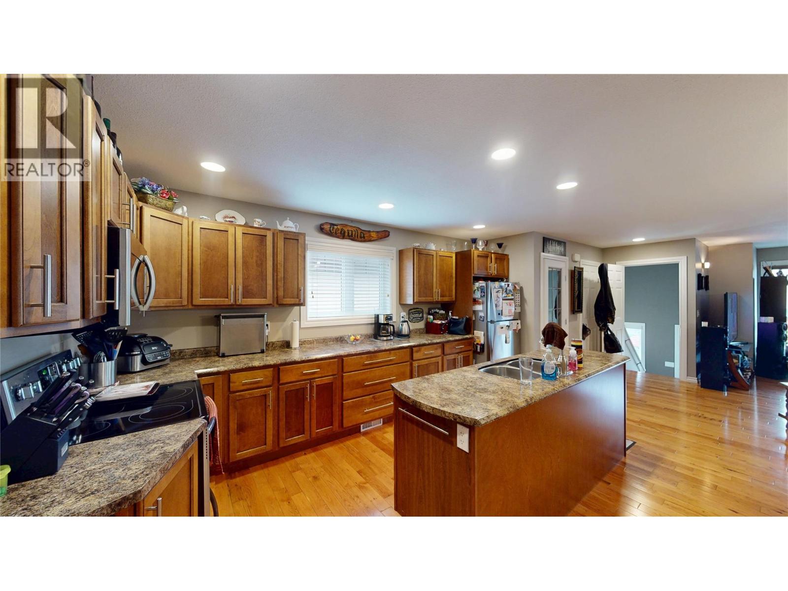 #A 1861 Kelowna Crescent N - 4