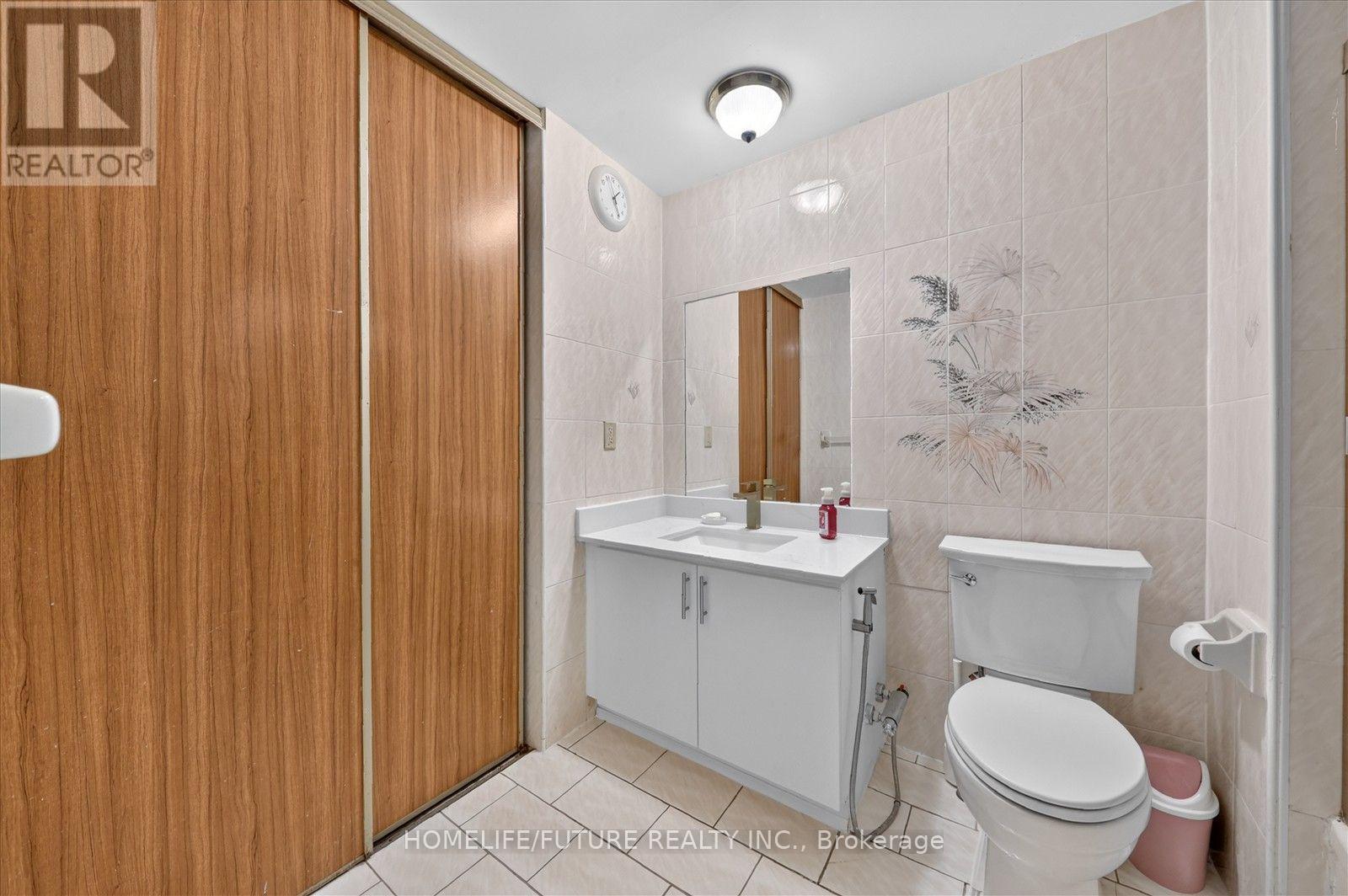 63 CHLOE CRESCENT - 34