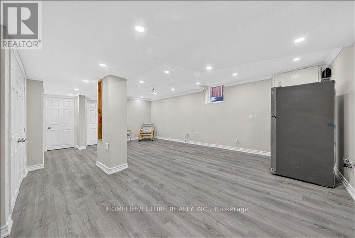 63 CHLOE CRESCENT - 43