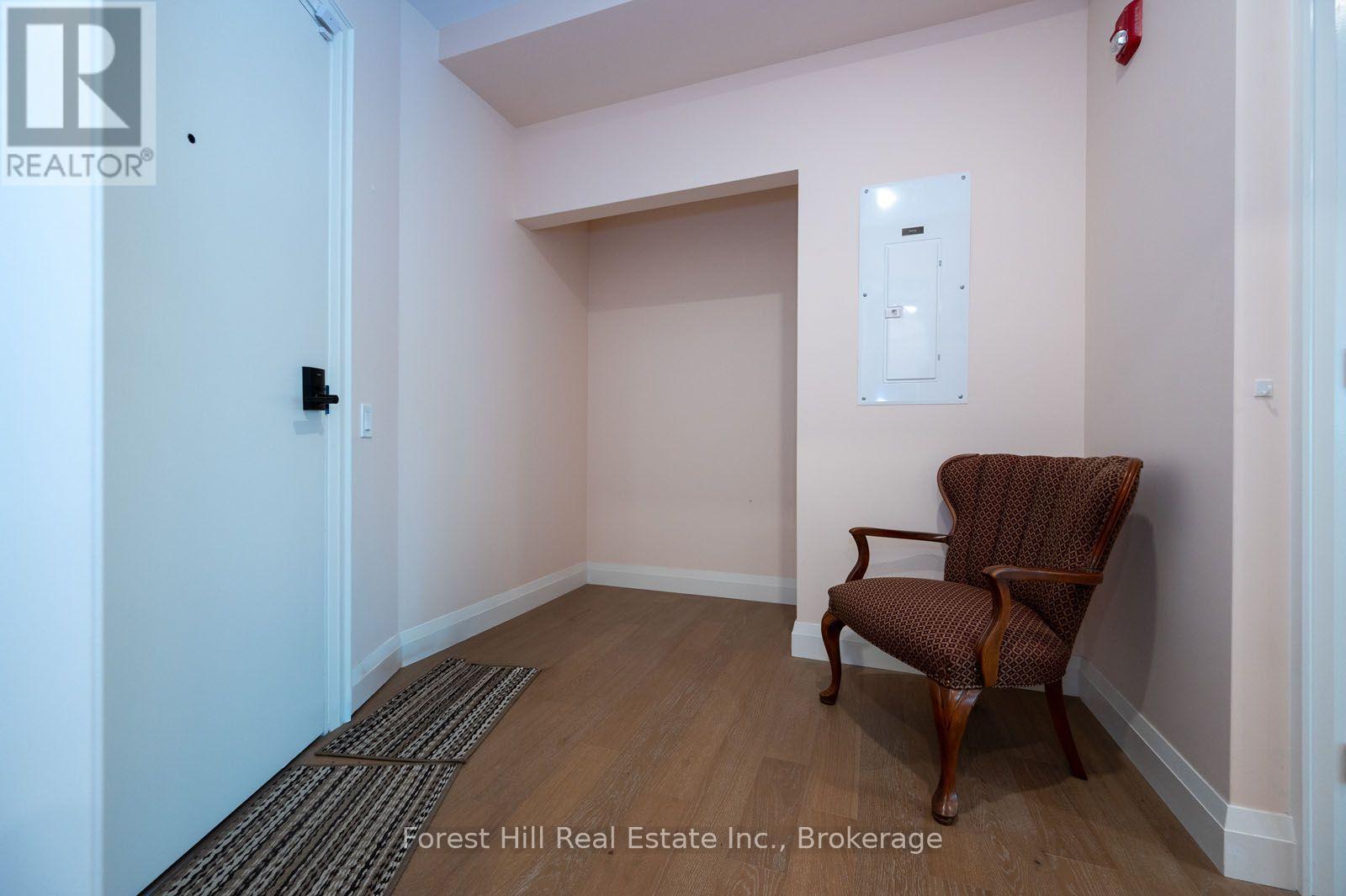 #202 32 BRUNEL ROAD S - 28