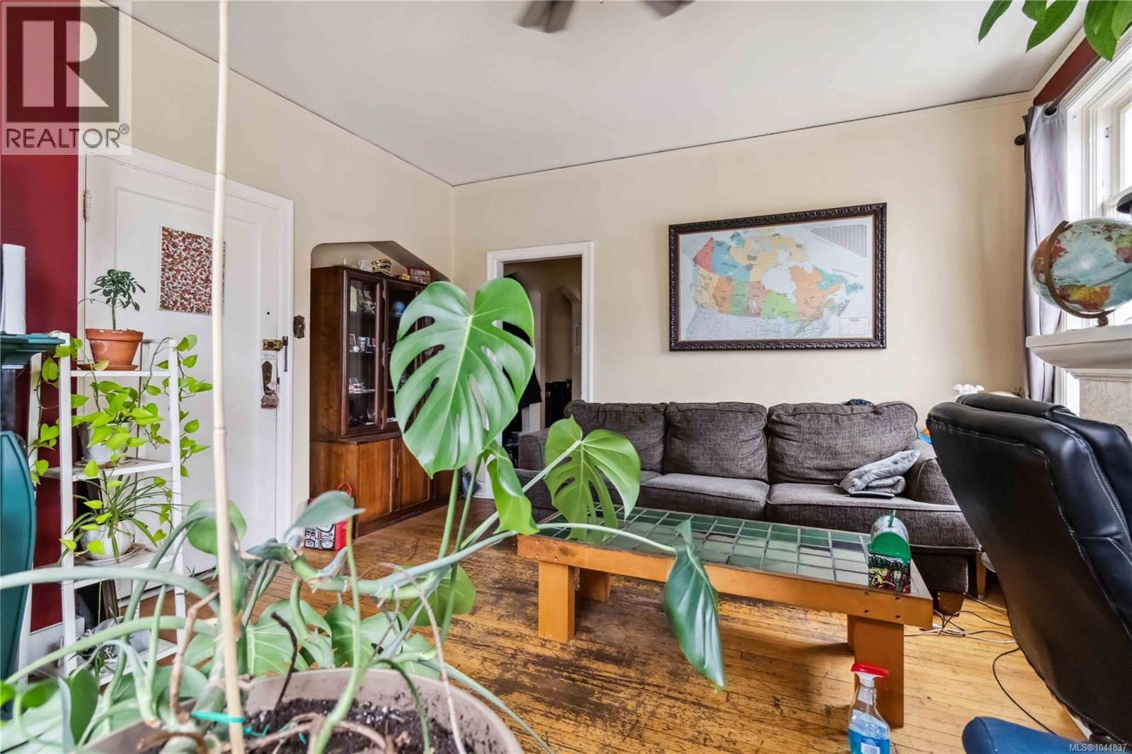 1612 Quadra St - 7