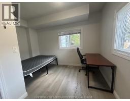 Living room - 669 Bridge Avenue, Windsor, ON N9B2M5 Photo 11