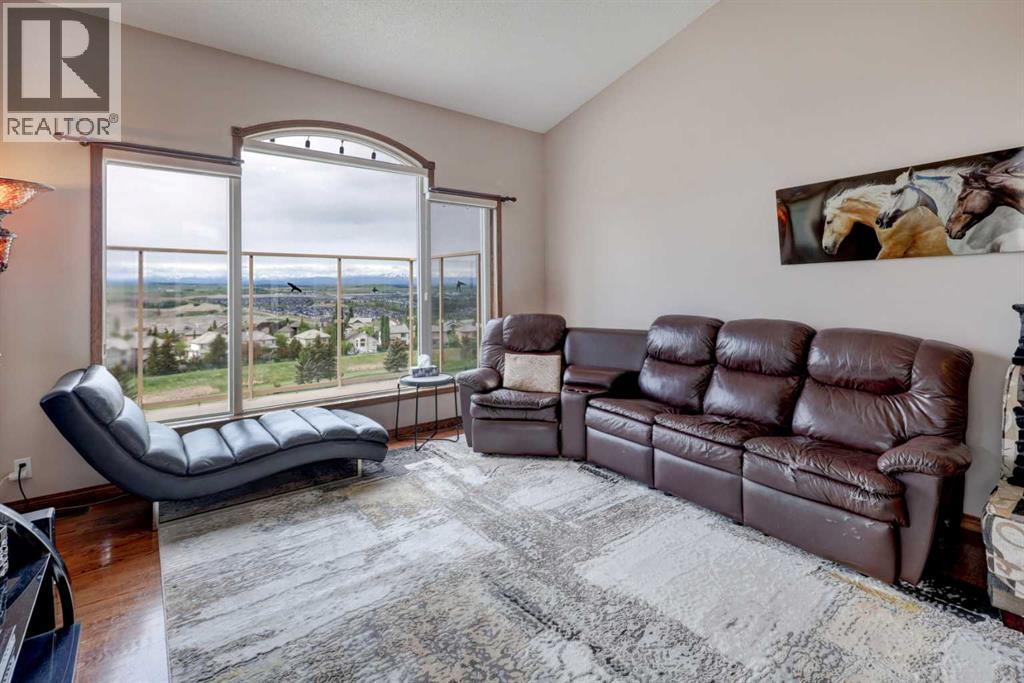 321 Gleneagles View, Cochrane