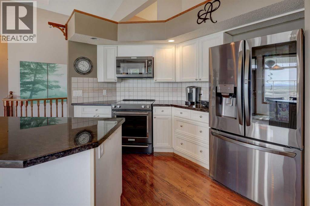 321 Gleneagles View, Cochrane