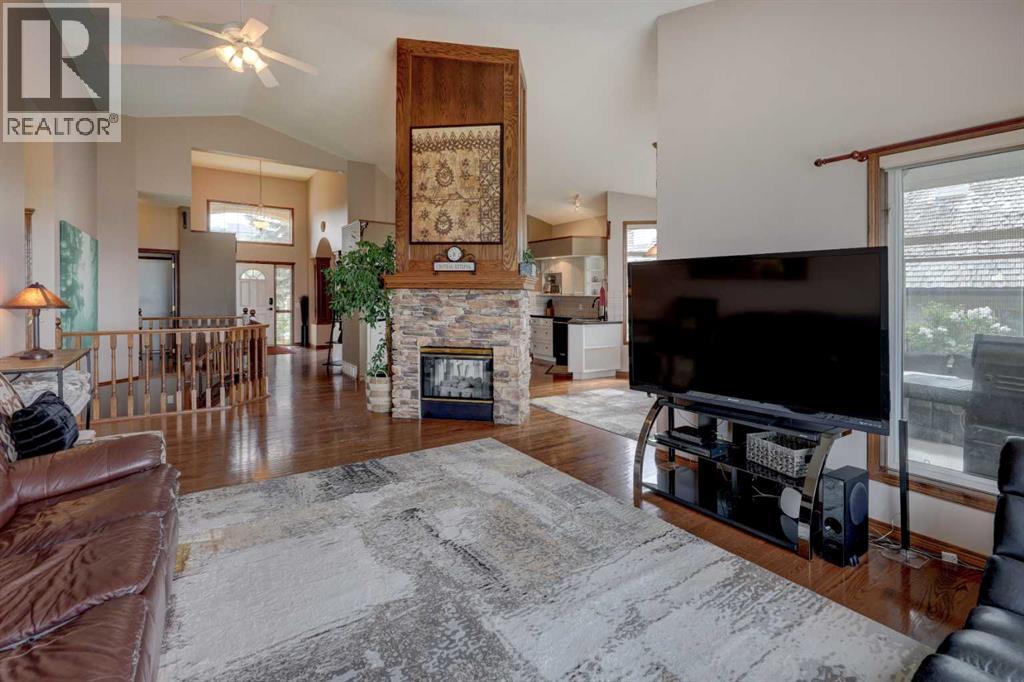 321 Gleneagles View, Cochrane