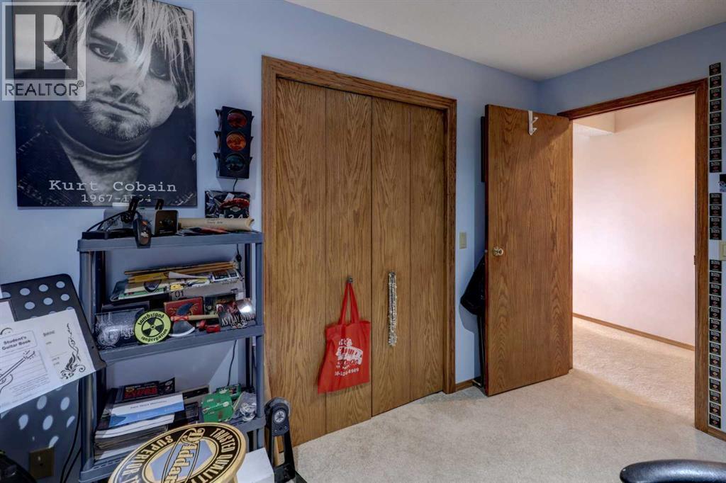 321 Gleneagles View, Cochrane