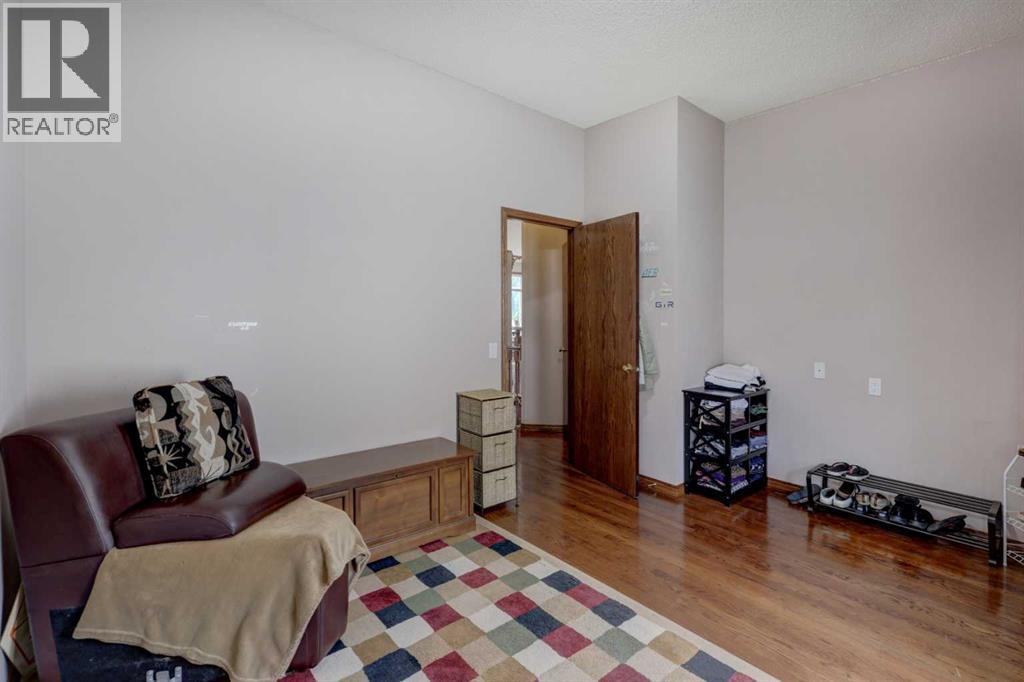 321 Gleneagles View, Cochrane