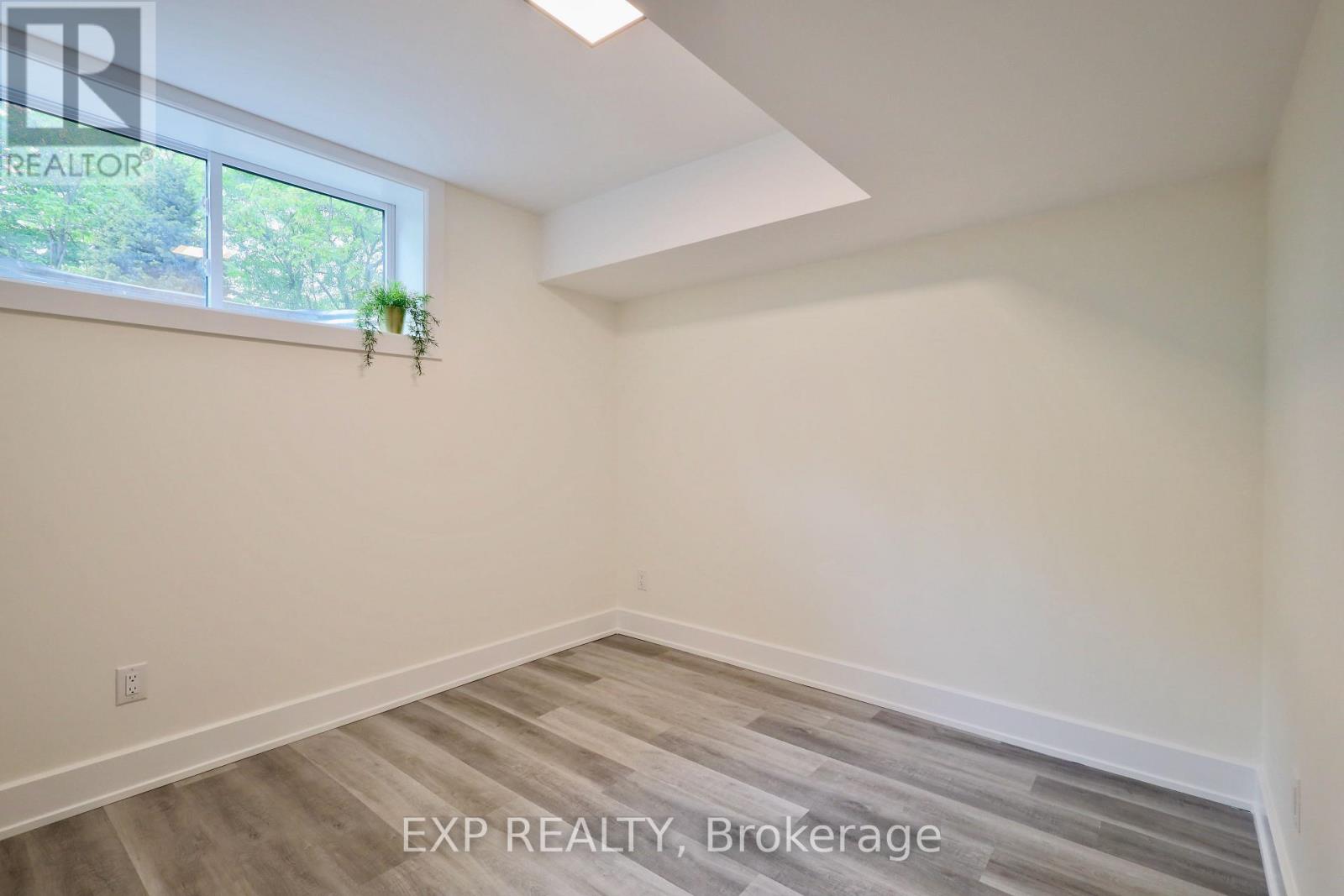 2 Bed, 2 Bath House for Rent in Ottawa – B – 12 SYLVESTER STREET, Ottawa – MLS# X13630404 - Image 11