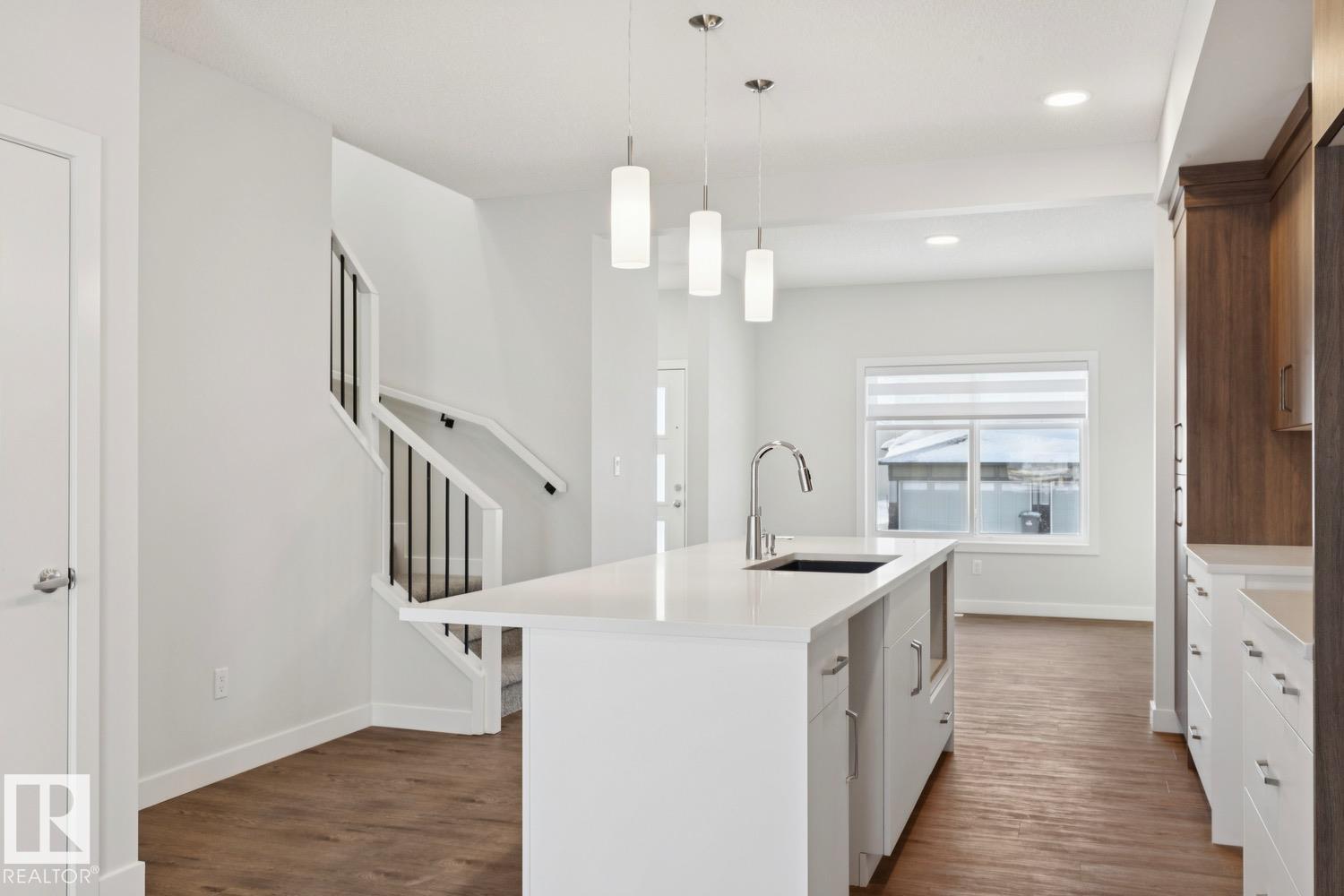 1081 BERG PL - 13