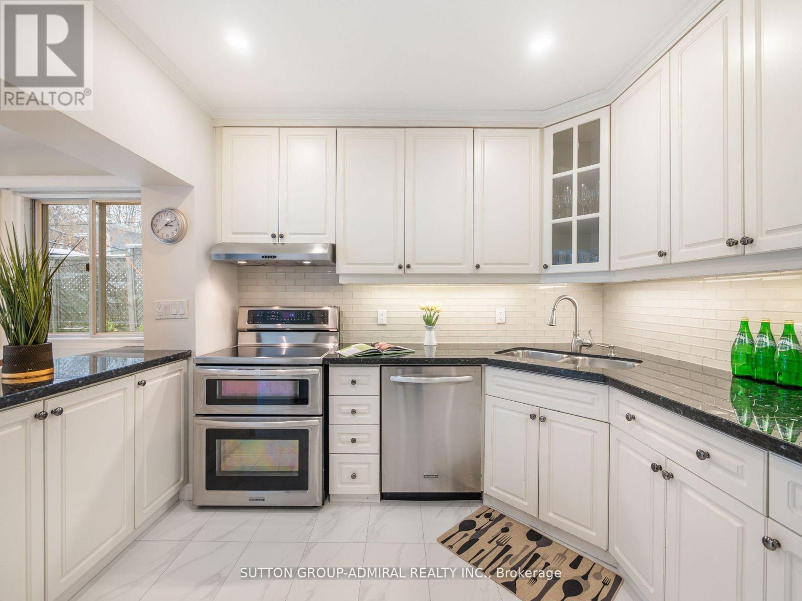 389 DAVISVILLE AVENUE - 17