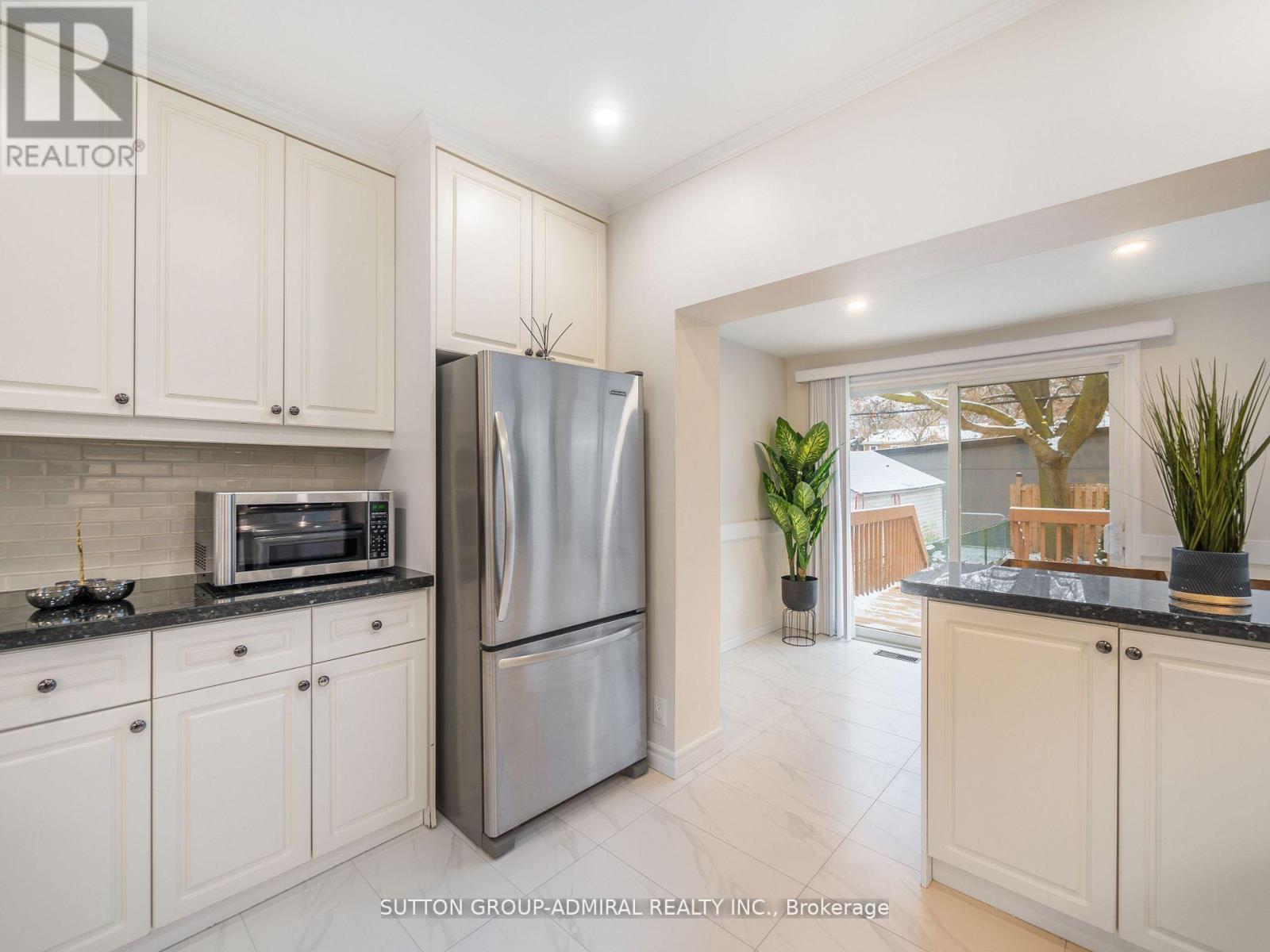 389 DAVISVILLE AVENUE - 20
