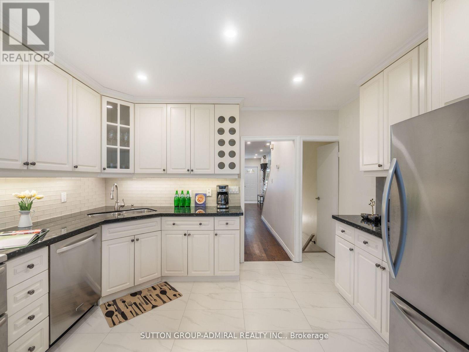 389 DAVISVILLE AVENUE - 22