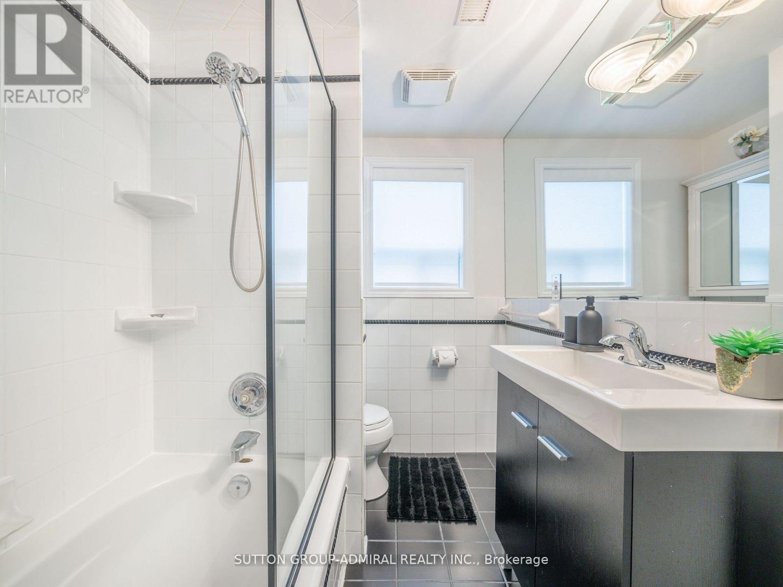 389 DAVISVILLE AVENUE - 31