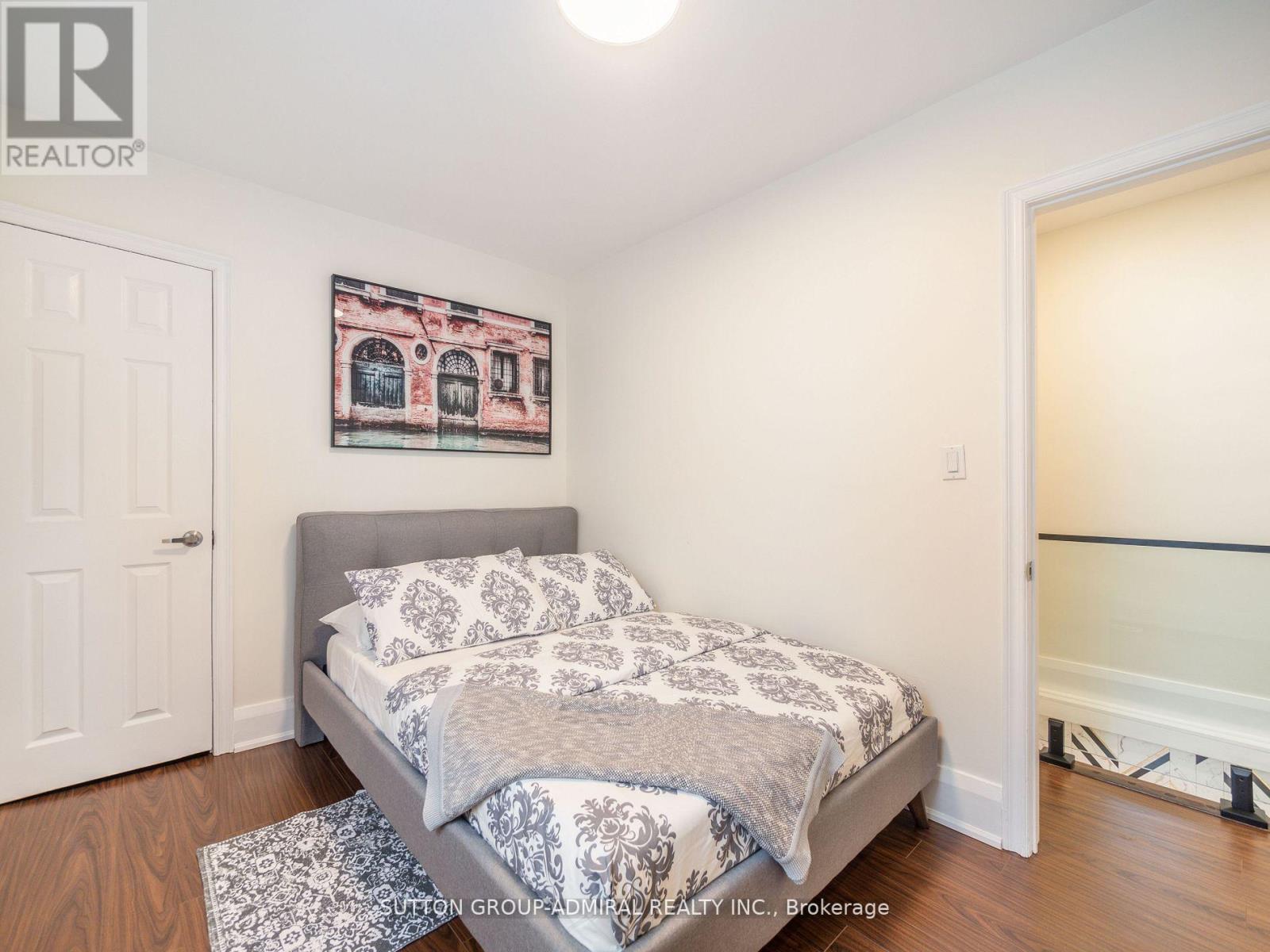 389 DAVISVILLE AVENUE - 32