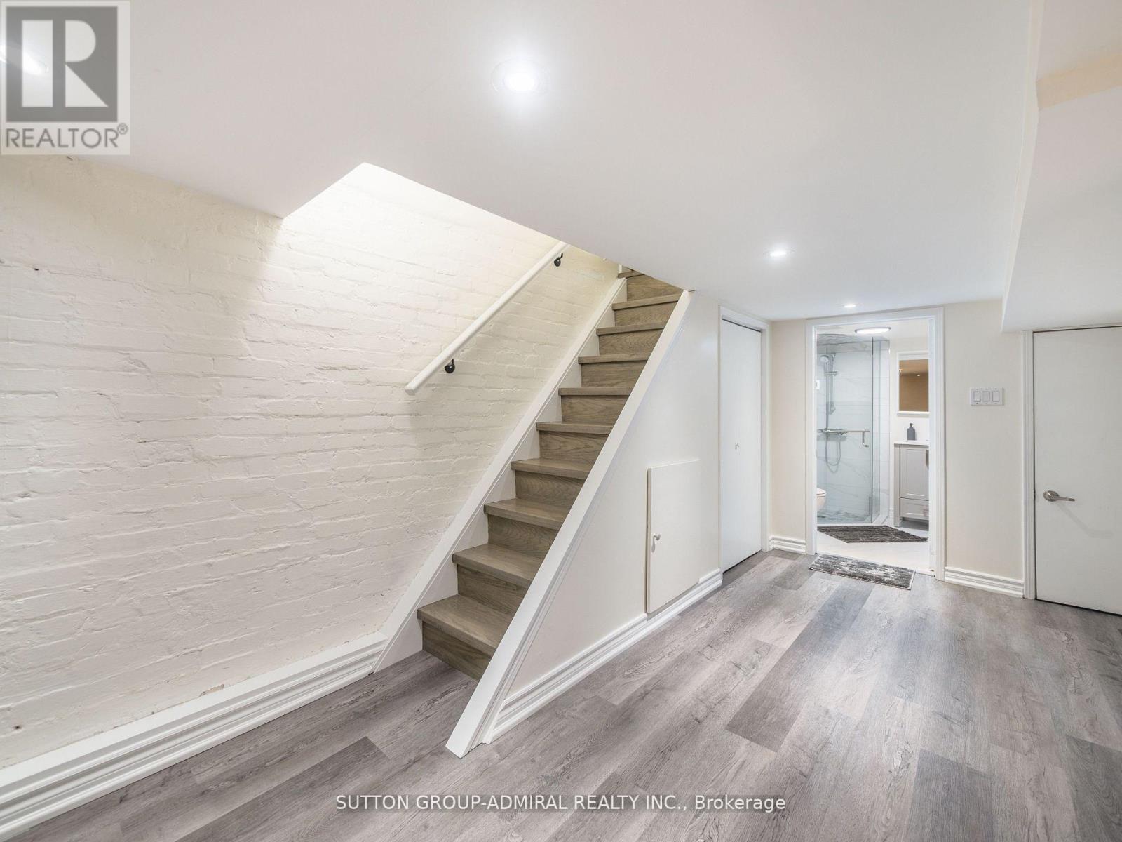 389 DAVISVILLE AVENUE - 35