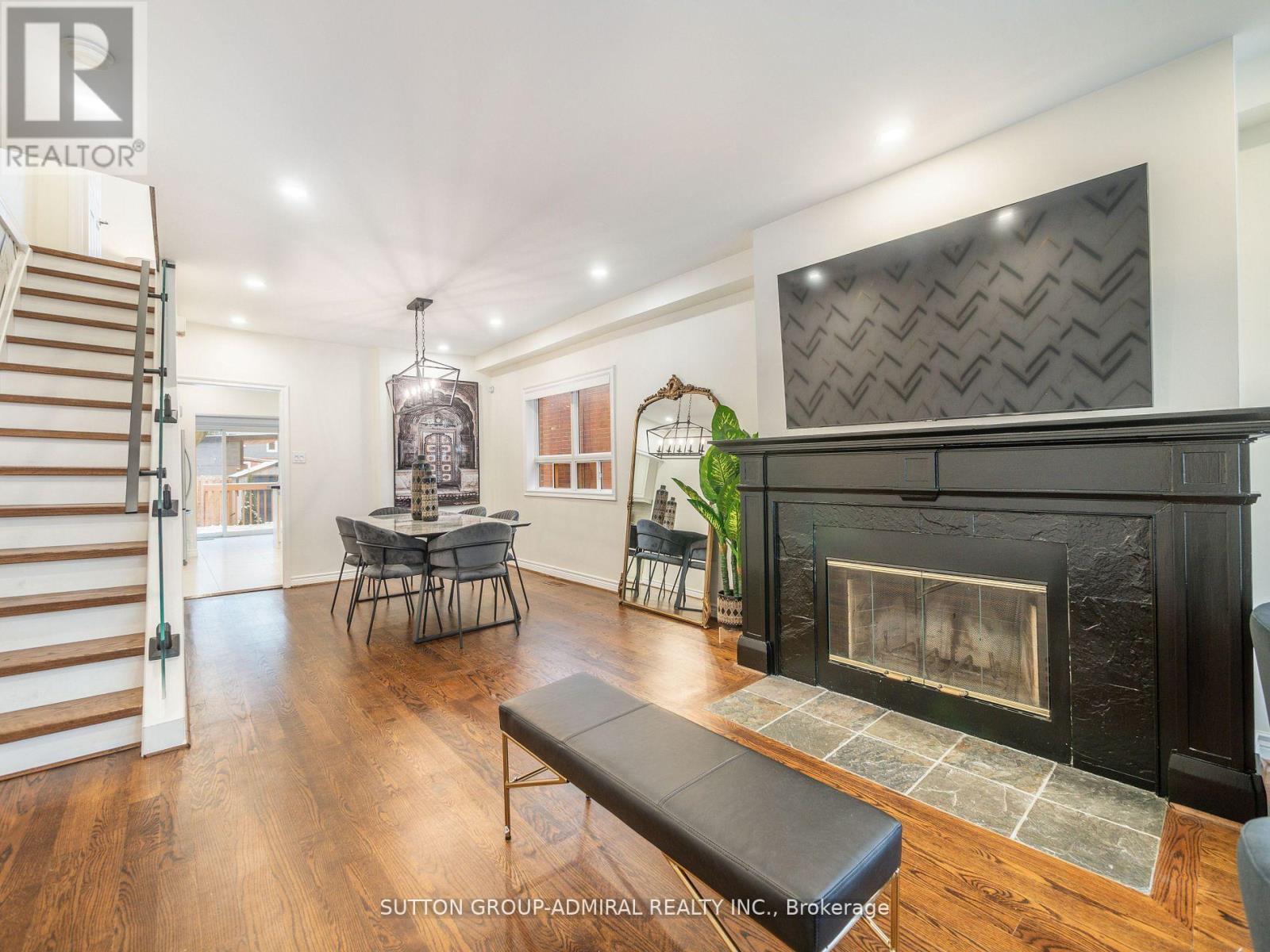 389 DAVISVILLE AVENUE - 8