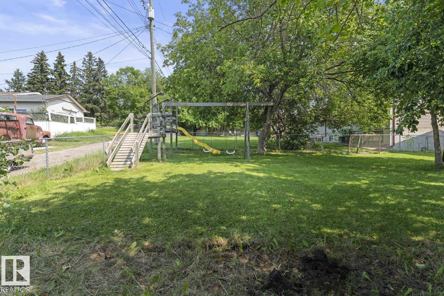 812 12 AV - Image 29