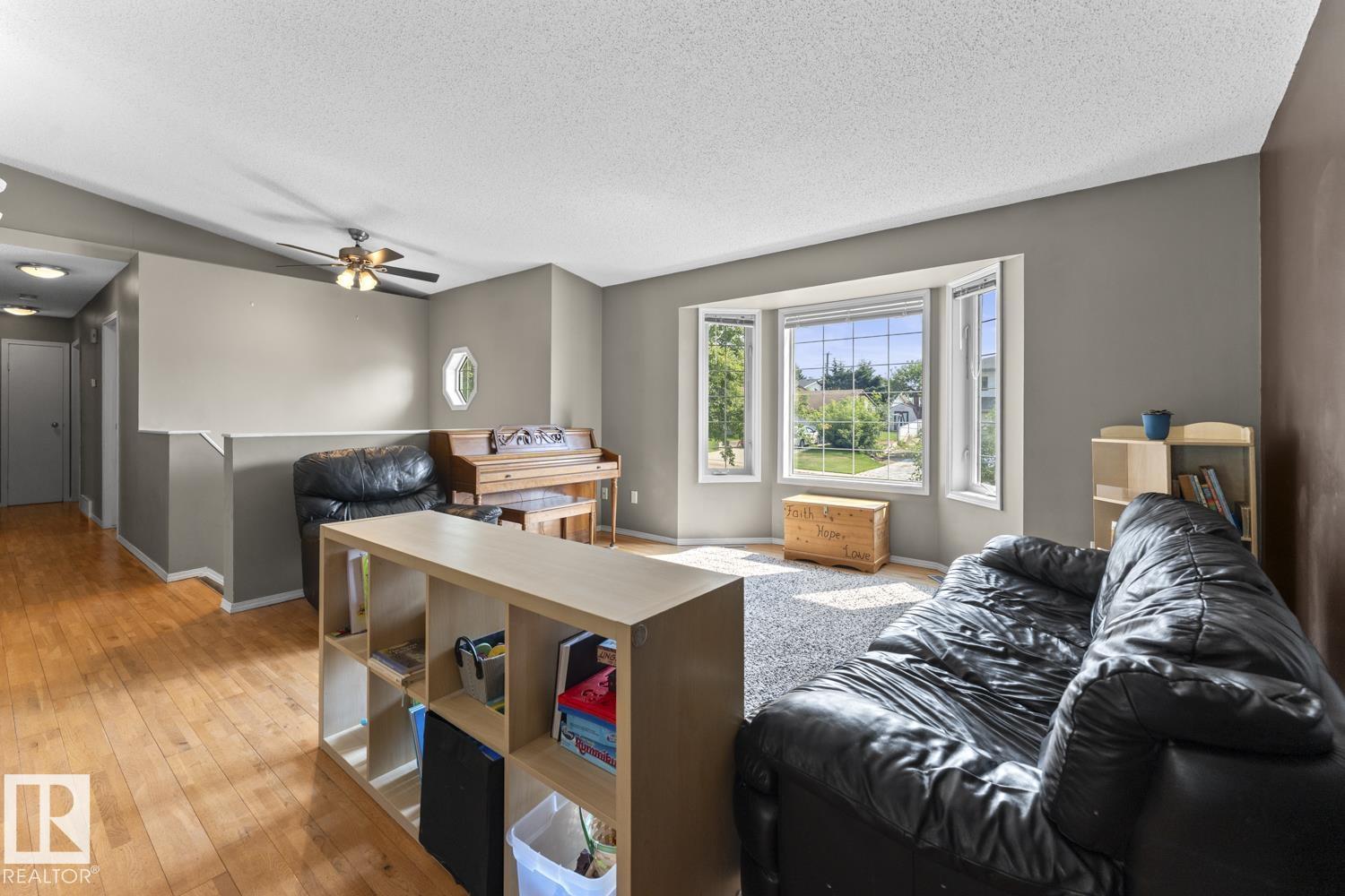 812 12 AV - Image 3