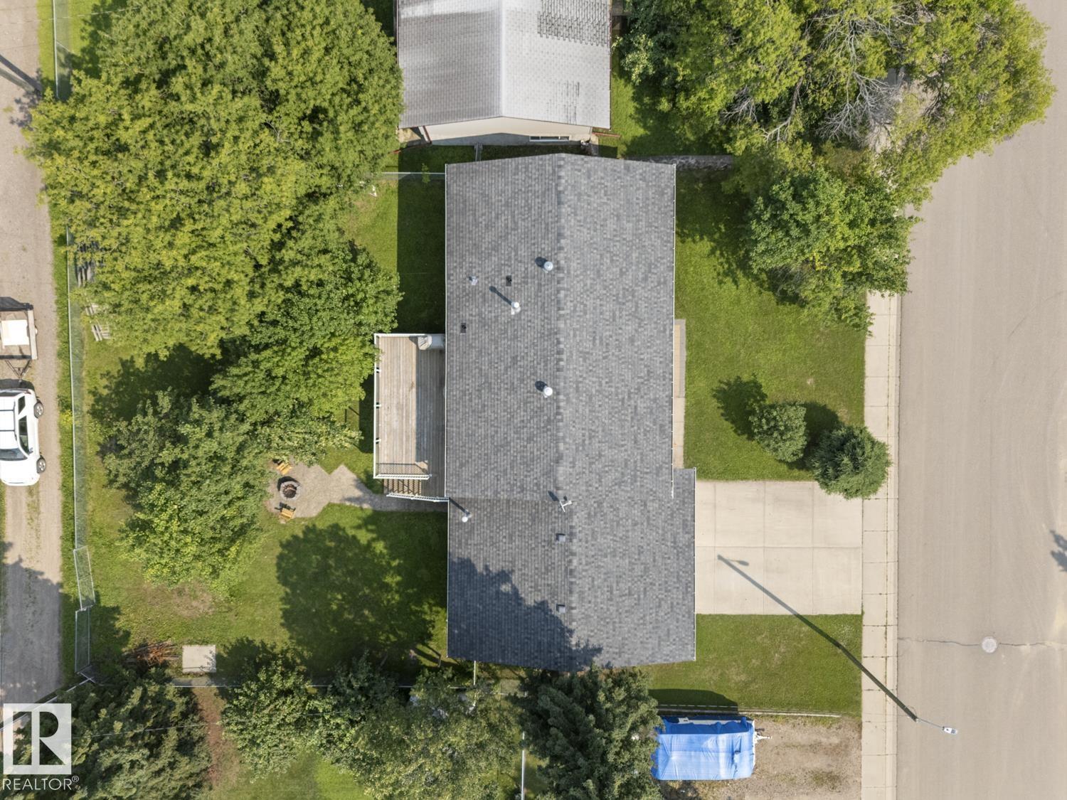 812 12 AV - Image 31