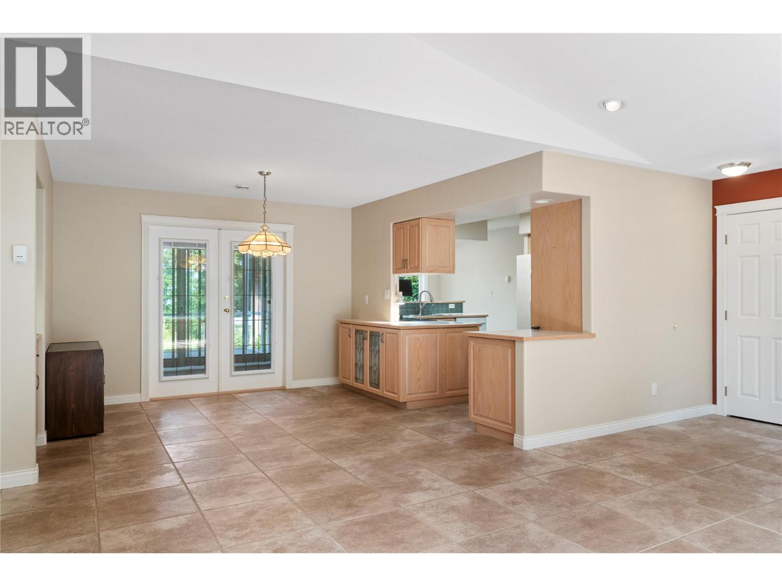 151 25 Street NE - 8