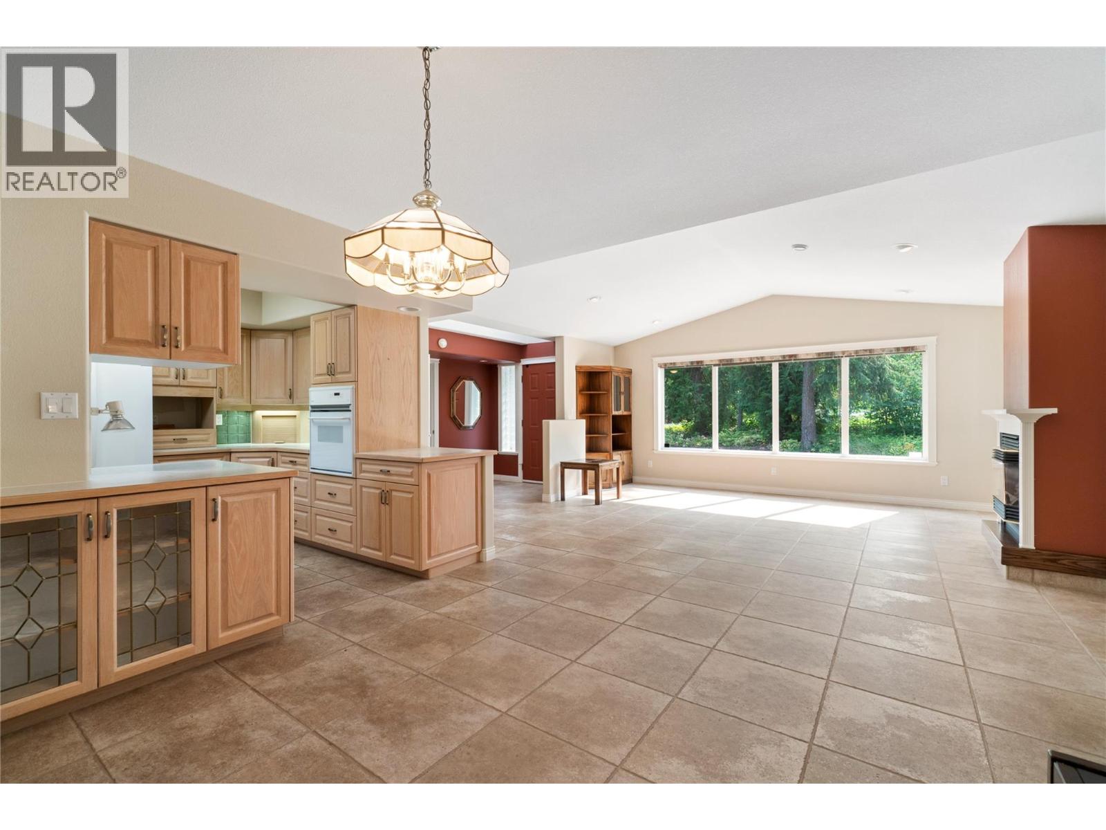 151 25 Street NE - 10