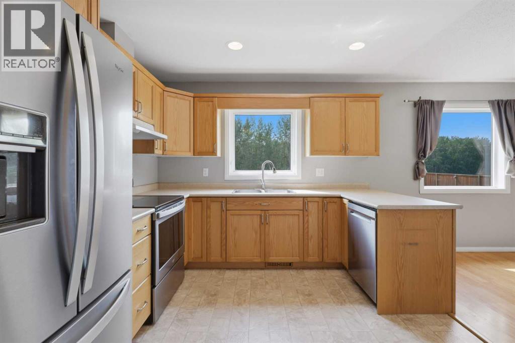 521 Partridge Crescent - 3