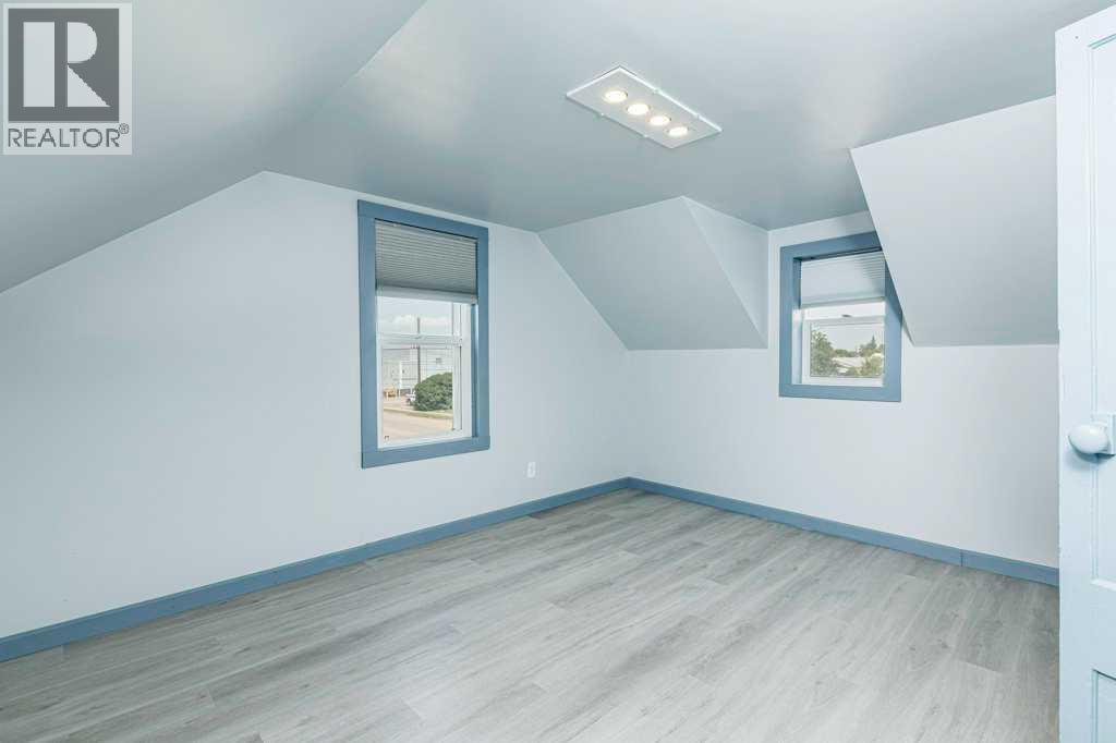 5003 48 Street, Innisfail