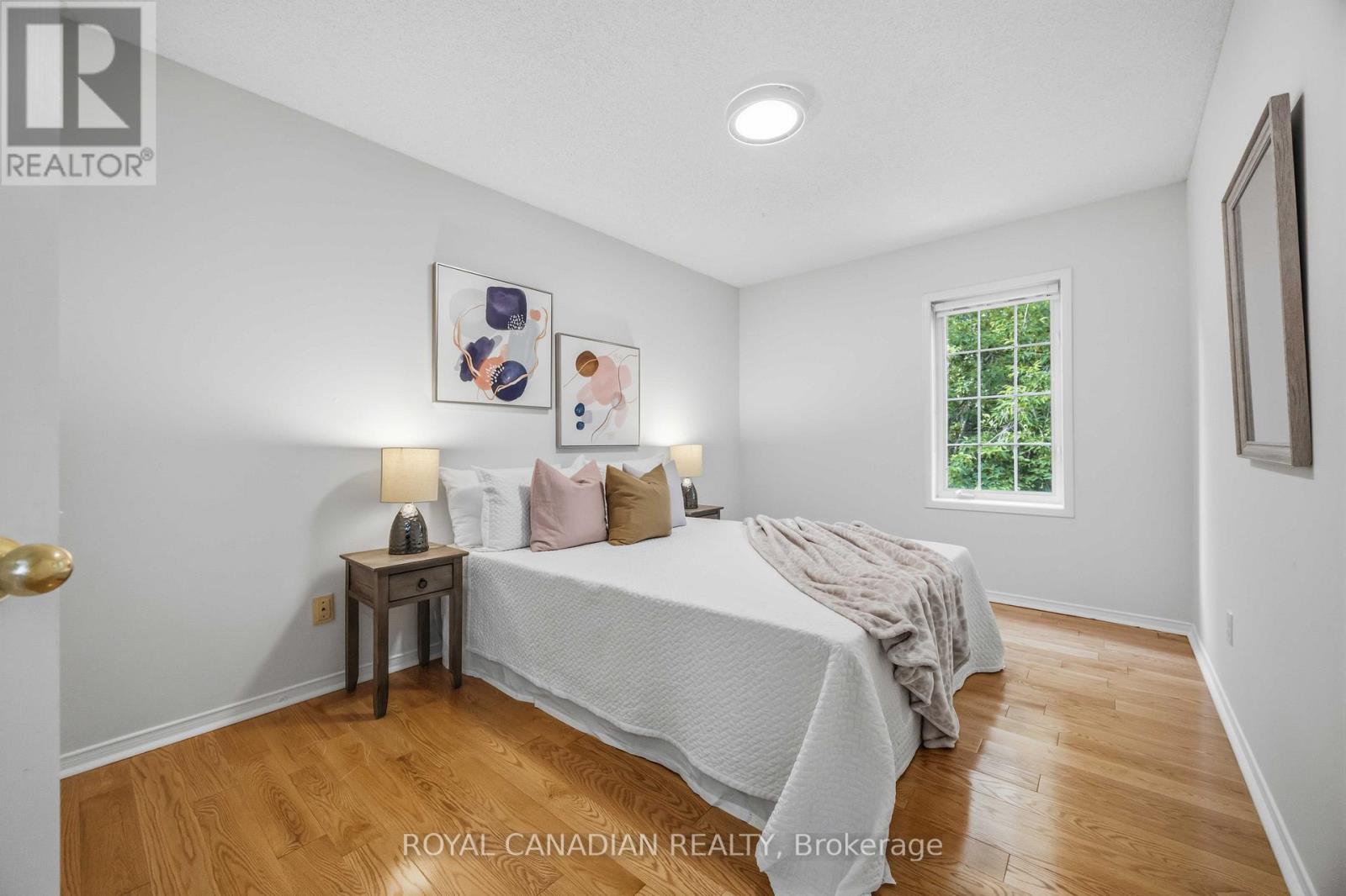 137 STOKELY CRESCENT - 37