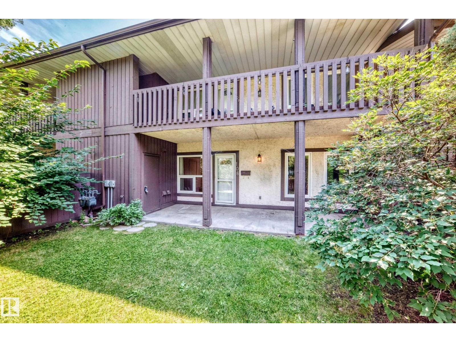 108 SURREY GARDENS GD NW, Lymburn, Edmonton photo 3