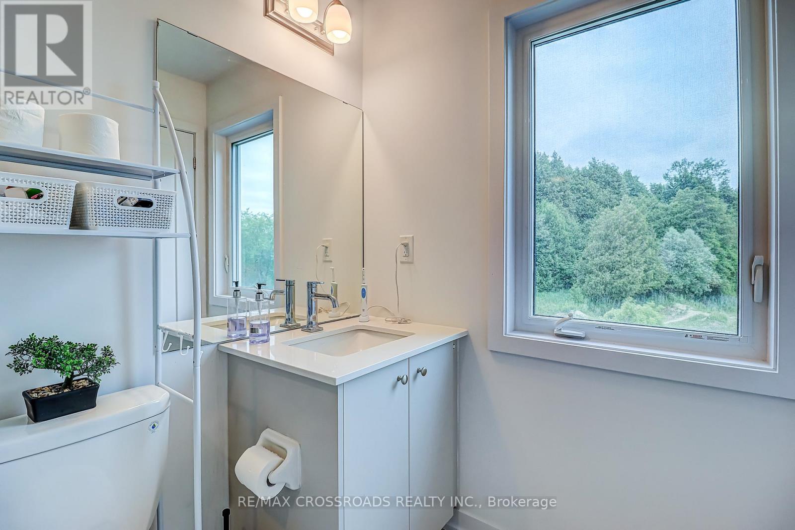 64 LYALL STOKES CIRCLE - 12