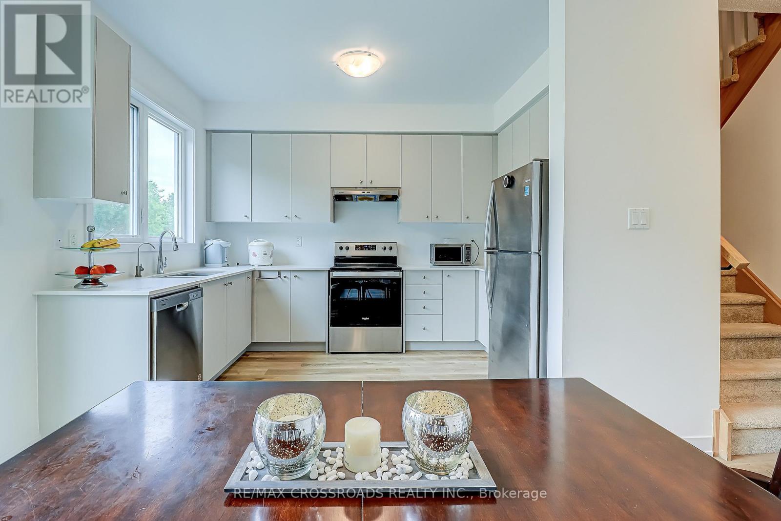 64 LYALL STOKES CIRCLE - 16