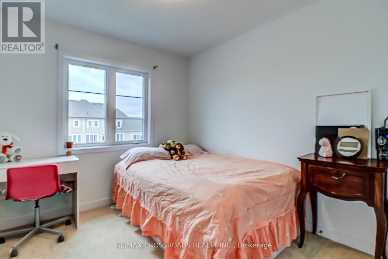 64 LYALL STOKES CIRCLE - 19