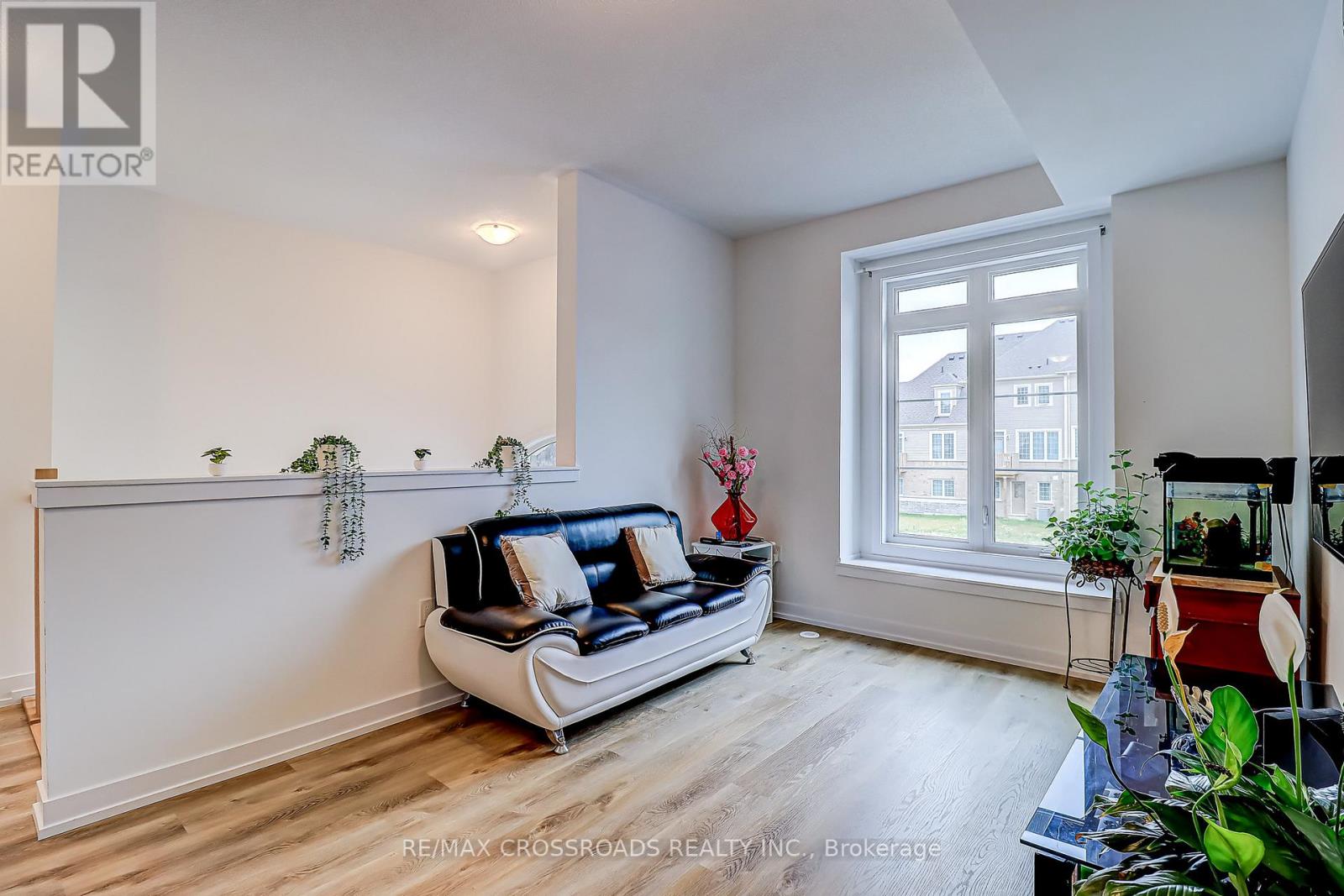 64 LYALL STOKES CIRCLE - 22