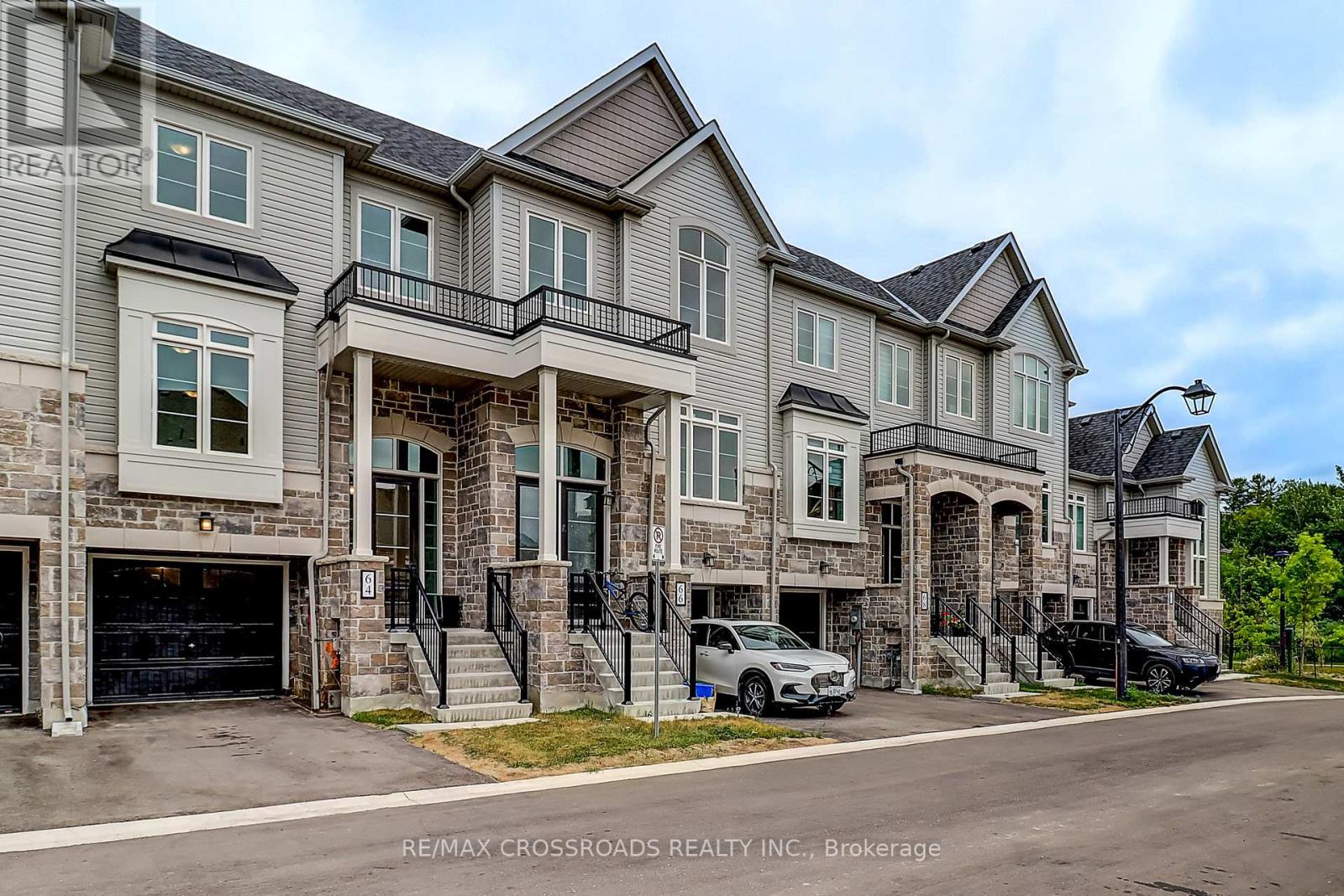 64 LYALL STOKES CIRCLE - 32