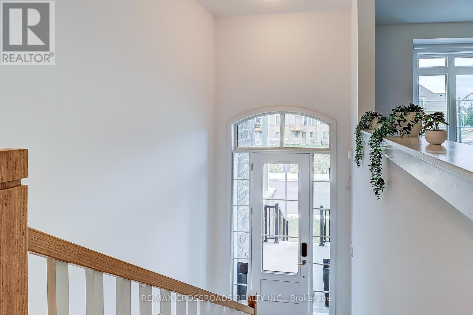 64 LYALL STOKES CIRCLE - 5