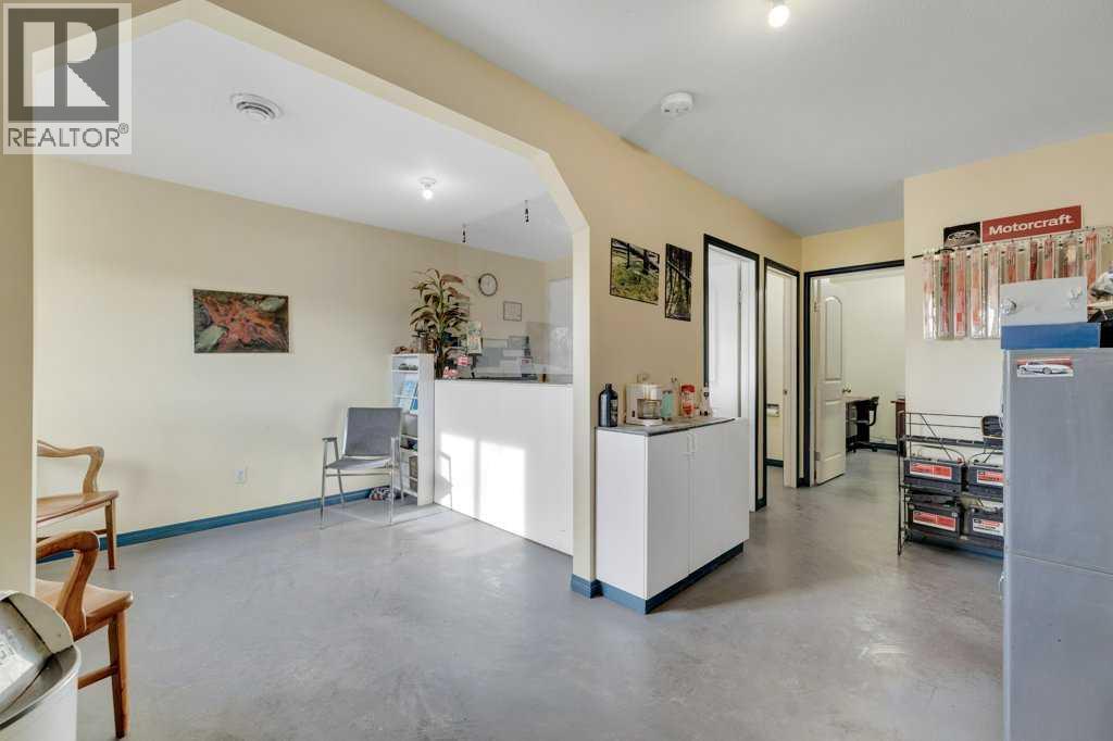 5025 46 Avenue - Photo 11