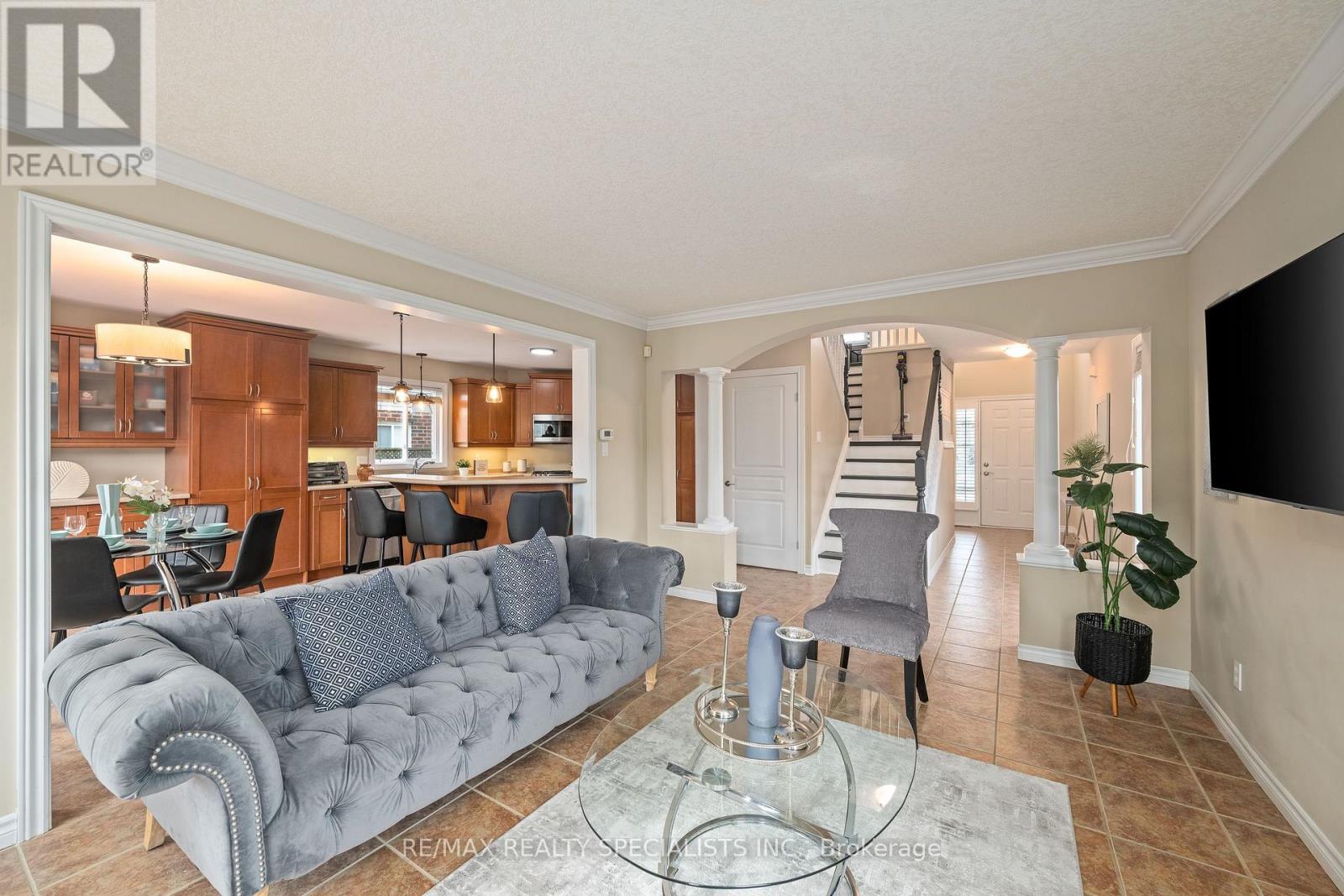 1865 BAYSWATER CRESCENT - 13