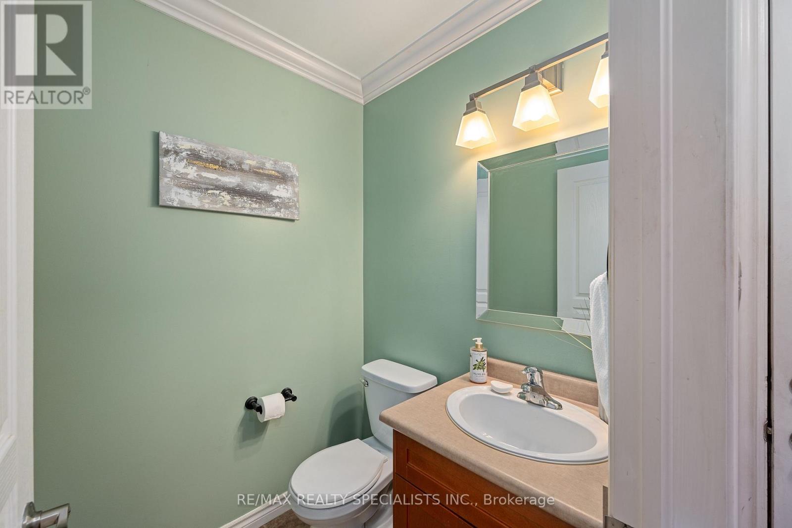 1865 BAYSWATER CRESCENT - 20