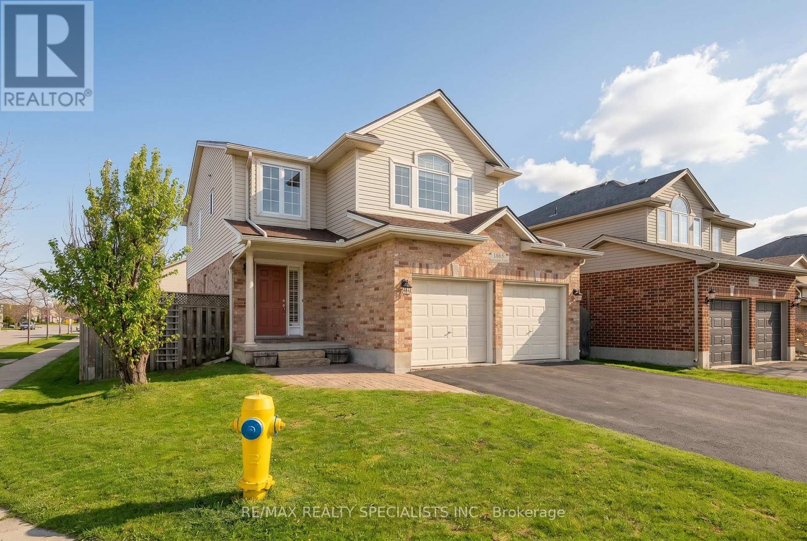 1865 BAYSWATER CRESCENT - 3