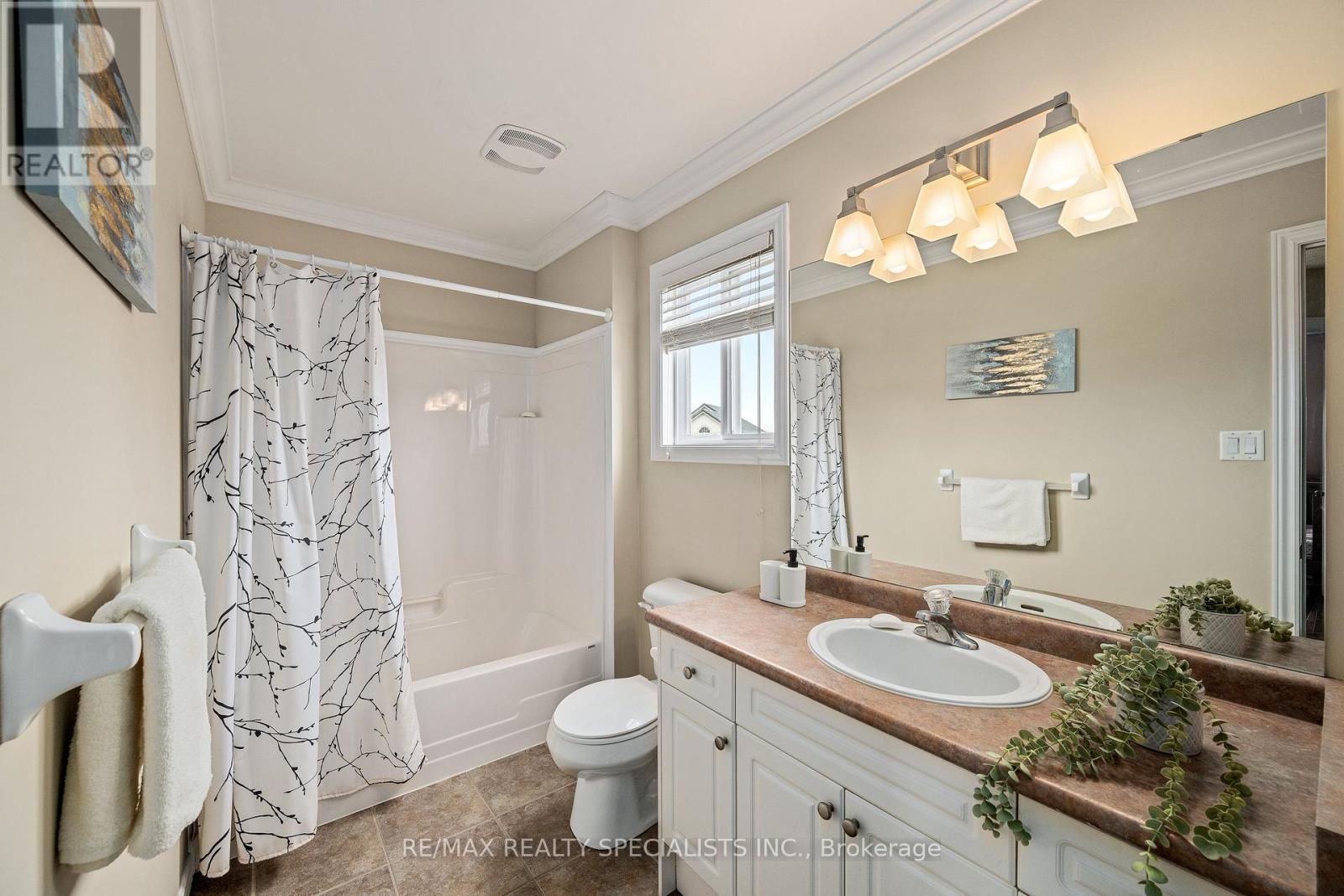 1865 BAYSWATER CRESCENT - 31