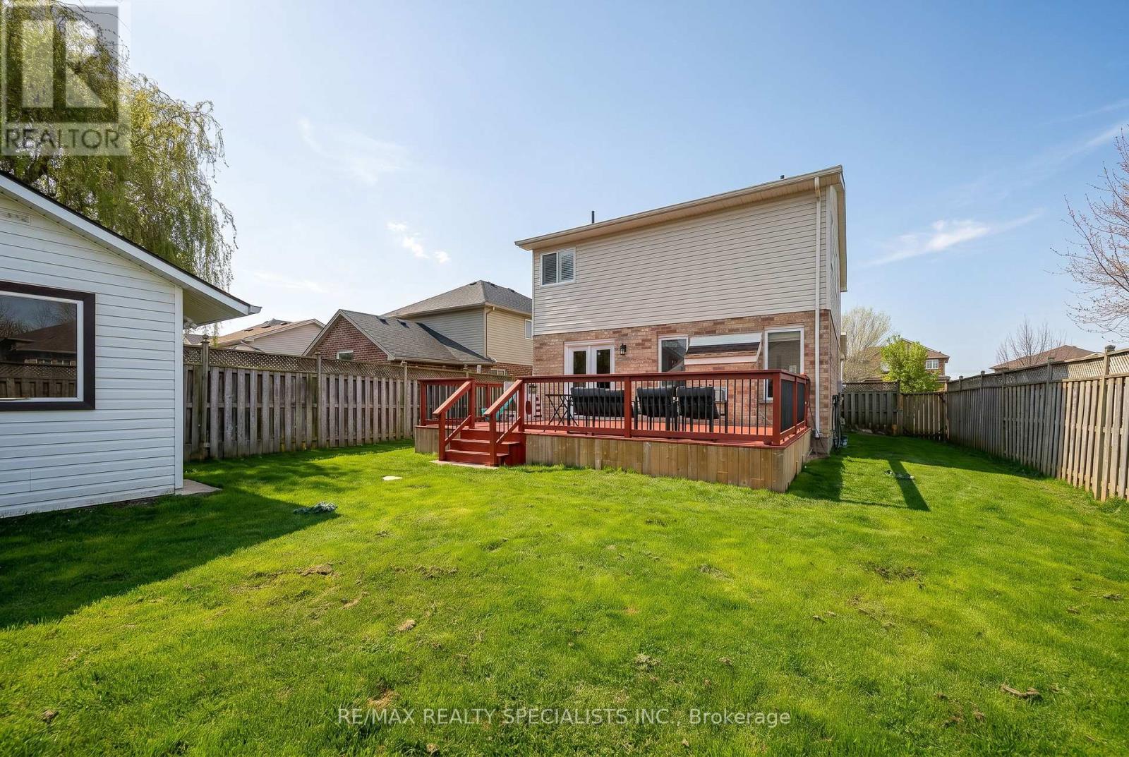 1865 BAYSWATER CRESCENT - 4
