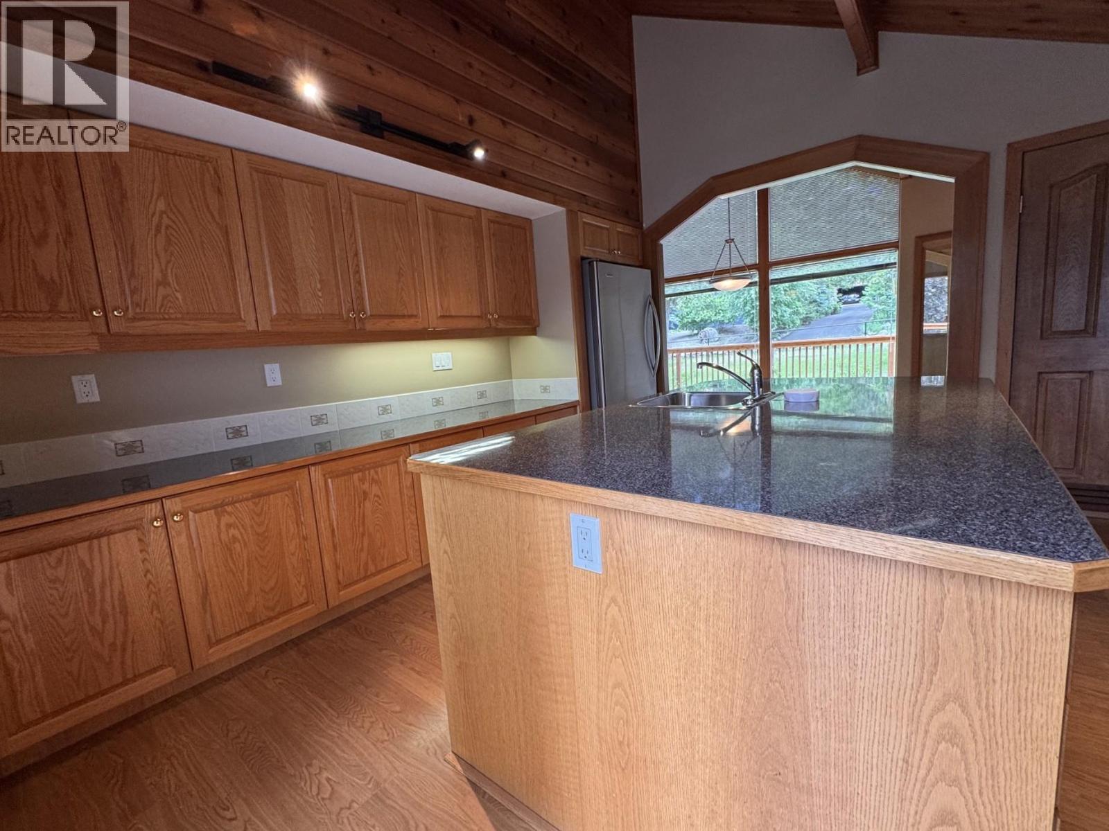 5007 FAIRMONT Close - Image 10