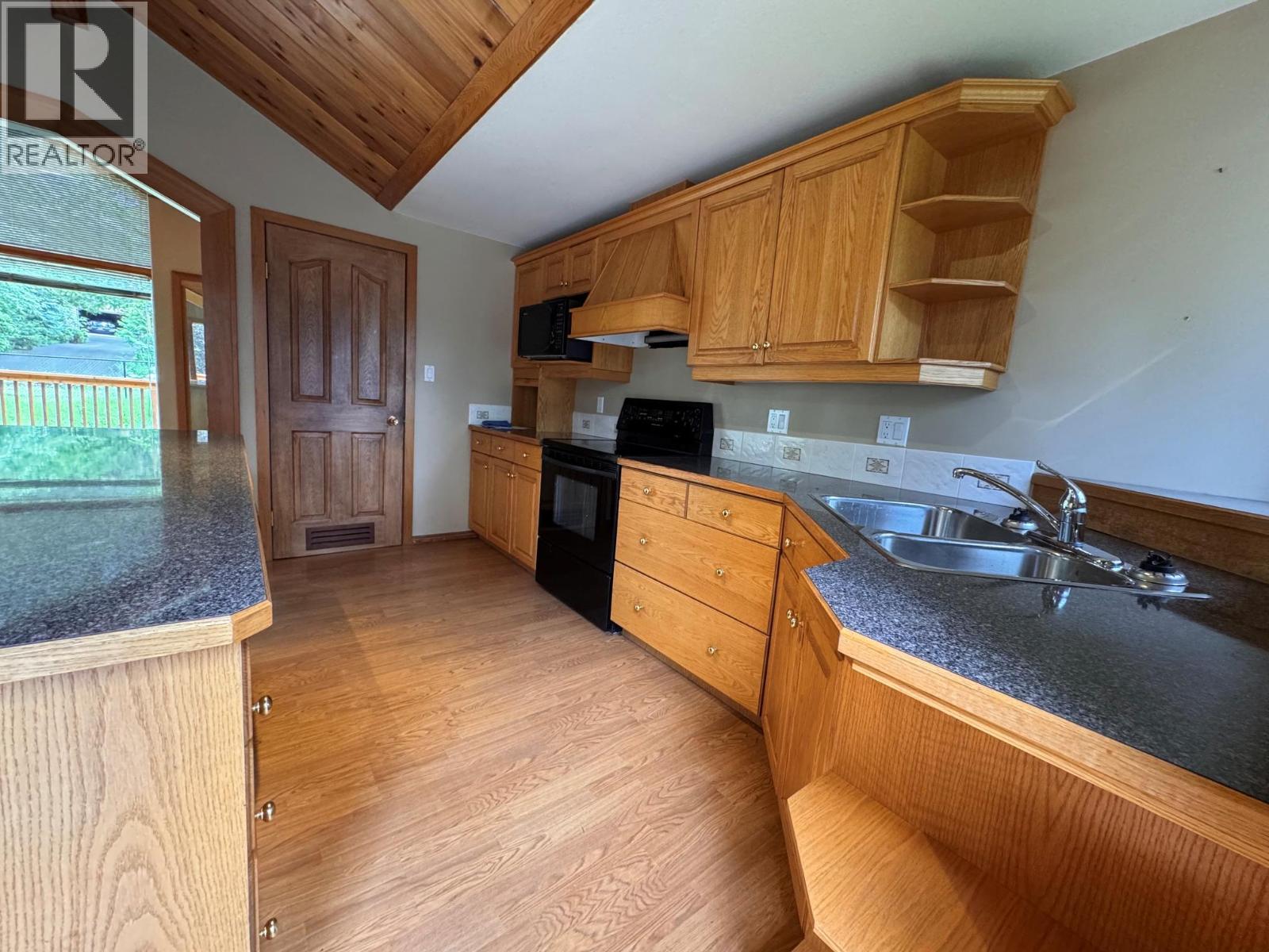 5007 FAIRMONT Close - 9