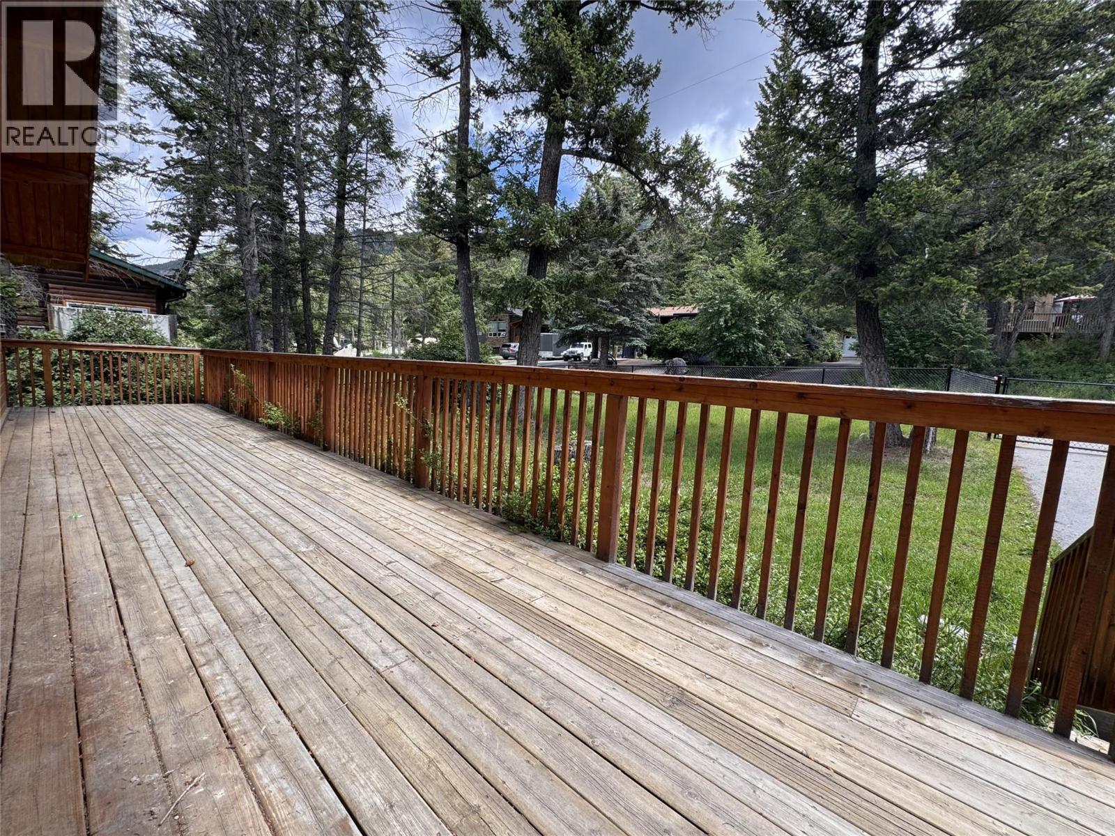 5007 FAIRMONT Close - 2