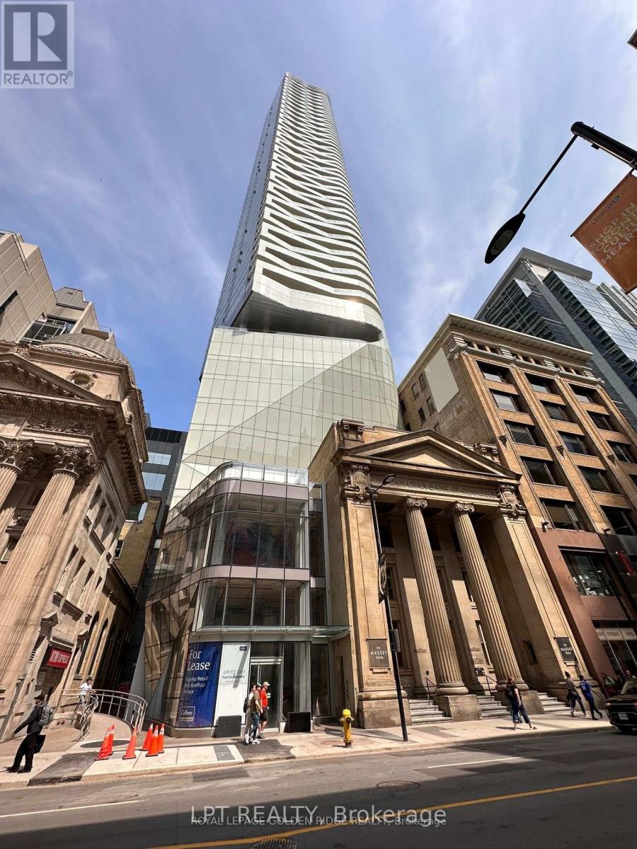 2505 - 197 YONGE STREET