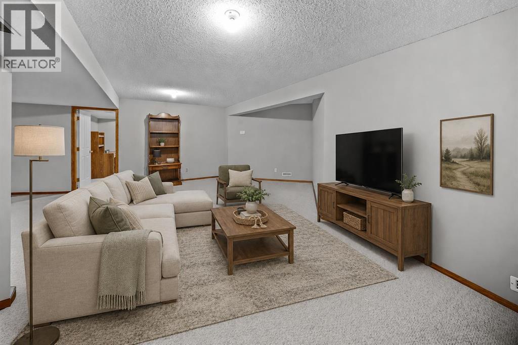 30 Gleneagles View, Cochrane