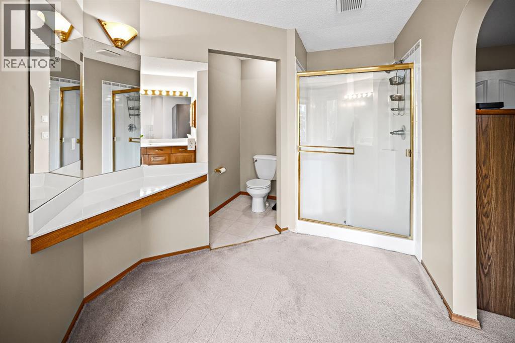 30 Gleneagles View, Cochrane