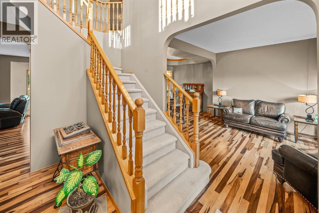 30 Gleneagles View, Cochrane