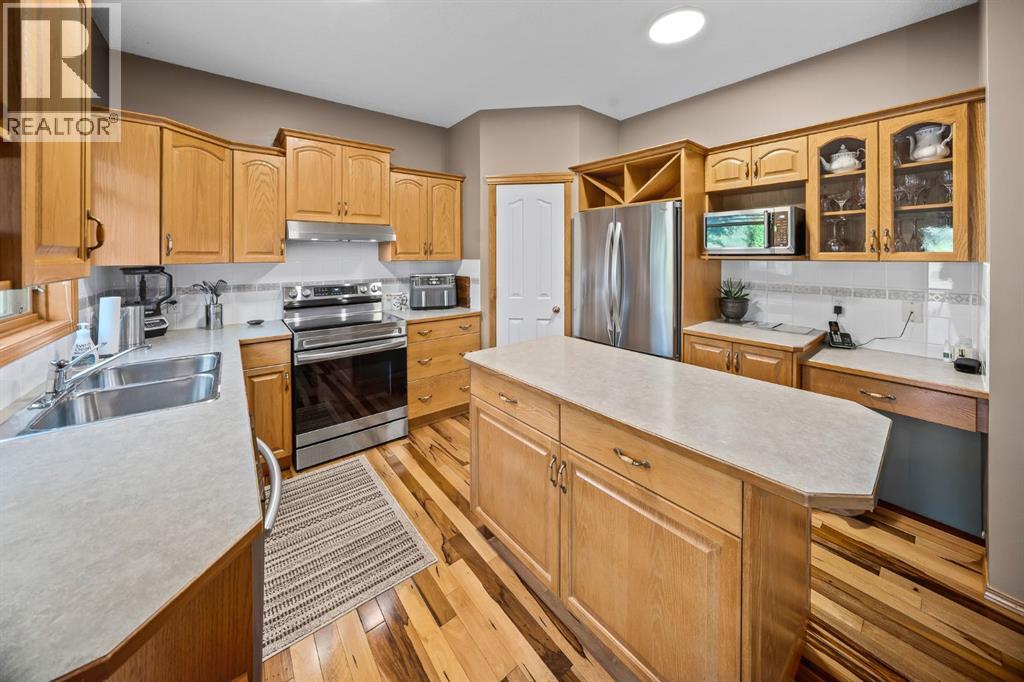 30 Gleneagles View, Cochrane